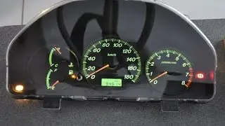 Установка приборной панели с тахометром на Mazda Demio 2000-2002год