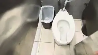 El Rio Grand Latin Market Restroom 🚻 Dryer