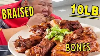 Brother Monkey eating 10 pounds of soy sauce big bone, soft and off the bone is super cool