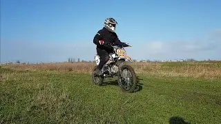 Tomoshandel test de nieuwe KXD pitbike 125cc