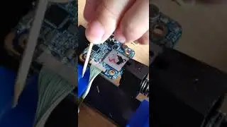 How to remove the glue around the connector of the RunCam Split？（如何拆除打胶主板的排线）
