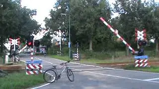 spoorwegovergang Overberg// Dutch railroad crossing