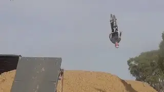 Farm Jumps MTB Backflip Ramps Dirt Nibbers -GreenBike #Ep14