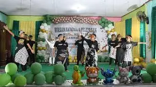 Tari Hanoman Obong siswa kelas 4 MI Tholabiyah Tegaron
