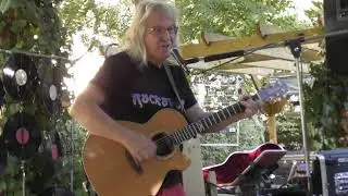 Rockover One plays in DPS Syreny (songs w/acoustic guitar)
