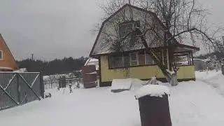 08.01.2026г. Чищу теплицы. Снегопады ожидаются с сильными порывами ветра 25-27 м в секунду. 