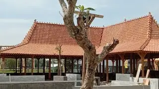PROSES PEMASANGAN PENDOPO JOGLO DAN LIMASAN DI REST AREA JALAN TOL  KM. 282 TEGAL