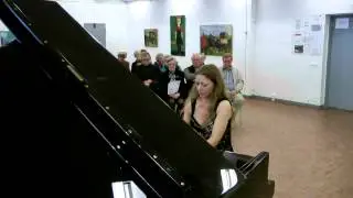 1-3-2014. Pianist Christina Bj&oslash;rk&oslash;e koncerten i &Oslash;lgod - Publikum var begejstret..