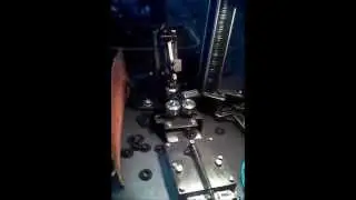 Automatic oil seal trimming machine