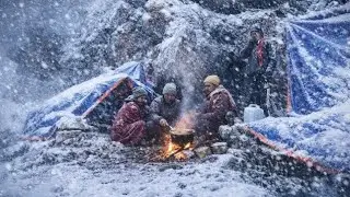 Best Life in The Nepali Mountain Village During the Snow | How People Live in Nepal With Snow Time |