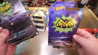 Премиальная модель Бэтмобиля из телесериала Hot Wheels.