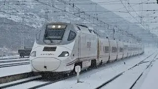 Renfe Serie 130 con nieve por Busdongo y Golpejar