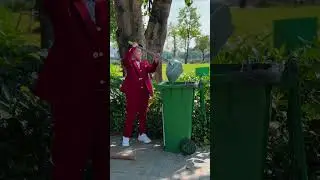 Пусть юный босс разберётся с нарушителем спокойствия. [Юный босс] #доброта #герой #уважение #помо...