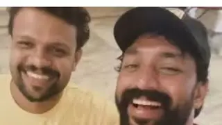 അനീഷും ഷാനവാസും എന്തിൻ്റെ പുറപ്പാടിലാ??