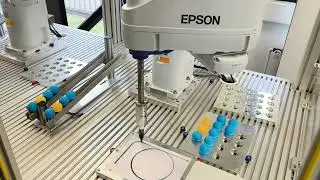 Epson Scara Robot drawing curved lines at Epson MS Academy