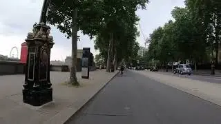Biking around London along the River Thames