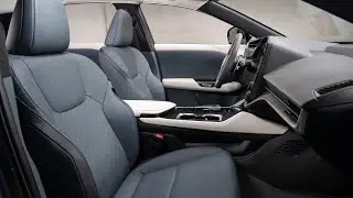 Lexus RZ 450e Luxury Thunderstorm - Interior Footage