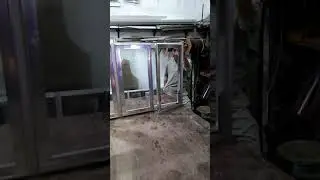 Aluminium kitchen cabinets door with automatic closing hinge
