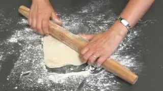 Как раскатать прямоугольное тесто &mdash; совет от CHOW