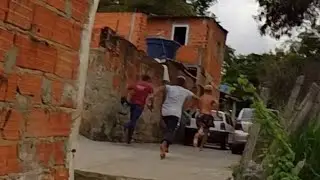 FUGA DE CARRO E PINOTE A PÉ 