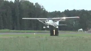 Cessna 172, N6276Z landing at KHWY on 7/29/12