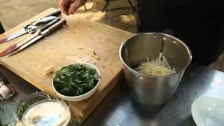 Meienburgs-Erlebniswelt- K&uuml;rbiskern-Pesto, Rezept-Video mit Frank Oehler