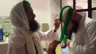 New Muslim(Abdul Raheem) wearing imama sharif on the hands of Ustad Amir Sahib