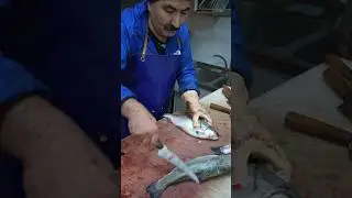 World&rsquo;s Best Fish Fillet Expert Reveals the Perfect Skin Removal Method