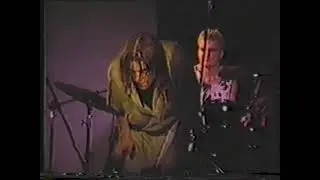 Tim, Andy and Stevie* perform at the Sandringham Hotel [February 1992]