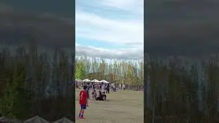 Самолёт на заднем плане #парк