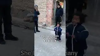 Yue Yue learned another new kids&rsquo; song!