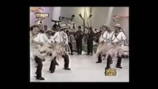 TUCUMANOS danza con el BALLET FOLKLORICO ALTIPLANO de Arnaldo Uribe Peru