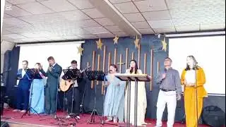 चिसो चिसो हावामा न्यानो माया है बोकेर भजन गाउदै शुलेमनी मण्डली परिवार प्रभुको महिमाको निम्ती