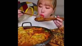 dumpling hot pot + kalguksu