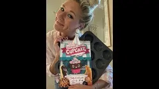 Everyone Loves Cupcake Read Aloud | Books with Miss B | Storytime | Kid's Book Read Aloud
