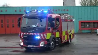 Deeside First Pump Turnout - North Wales Fire & Rescue Service