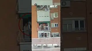 Вальверде бросает мяч в квартиру соседа 😂😭