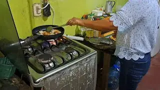 Alegría, Amor, Gratitud, la Cena Sabe Mejor