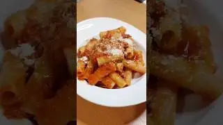 Makaron z sosem pomidorowym i kiełbasą🍝 #recipe #food #cooking #easyrecipe #yummy #pasta #delicious