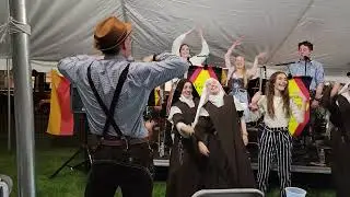 Cincinnati German Band Vereins Musikanten plays YMCA