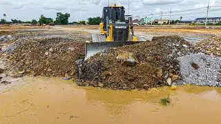 Amazing Landfill Work! Shantui DH17C3 Dozer & 25Ton Dump Truck Building New Ground
