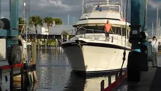 Hatteras crabs into Taylor Creek Cracker Boys Boat Works