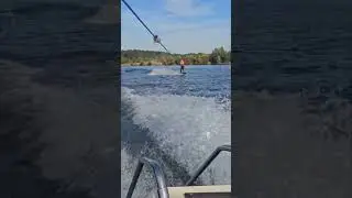 катаем на доске лодка winner spirit в качестве буксира