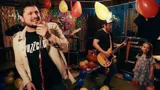 Piter Punk - D&iacute;a de Gloria / Tiempo perdido (En Vivo Rock House 20 a&ntilde;os Piter Punk)