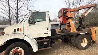 2001 Sterling L7500 Grapple Lightning Loader 1 Owner 88k miles 8.3 Cummins Turbo Diesel Allison A/C