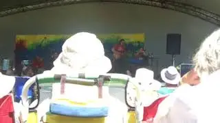 Gaelynn Lee at Winnipeg Folk Fest 2018