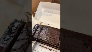 Coklatnya 3 lapis weh! Yang di Medan wajib coba produk terbaru ini di Bolu Menara 🤤