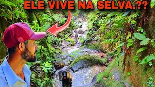 COMO ELE VIVE SOZINHO ASSIM NO MEIO DO MATO 