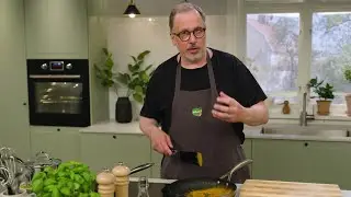 Kycklinggrat&auml;ng med gr&ouml;nsaker - K&ouml;ket