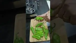 आज लंच में बनाया नए तरीके से भरवा मिर्च ,,खाकर सबको मज़ा आ गया,, 😅